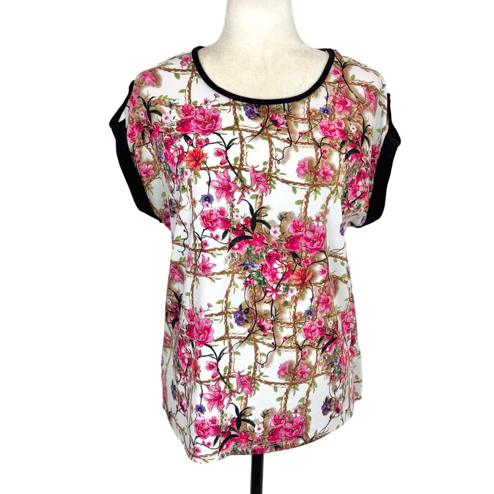 Lucy & Laurel floral top